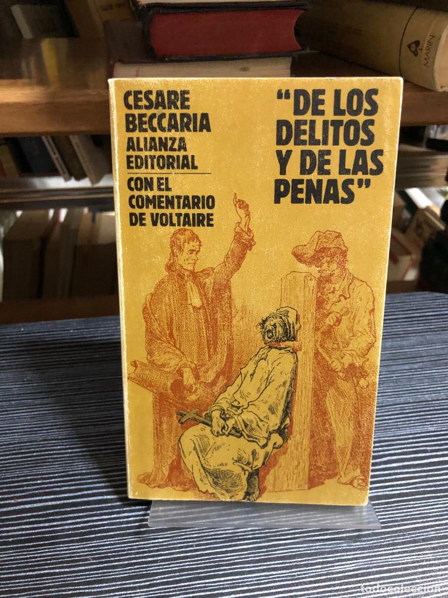 Livros em segunda m&atilde;o: De los delitos y de las penas Cesare Beccaria (Comentario de Voltaire)