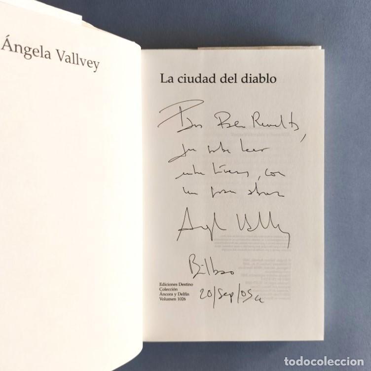 B&uuml;cher: La Ciudad del Diablo. (Ejemplar dedicado). - Vallvey, Angela.