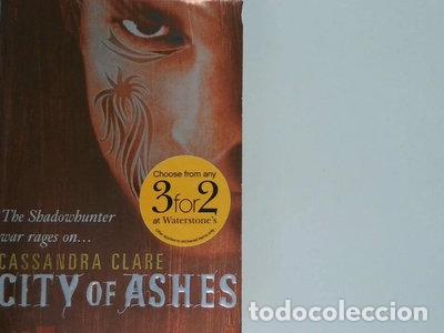 B&uuml;cher: City of Ashes- 9781406307634