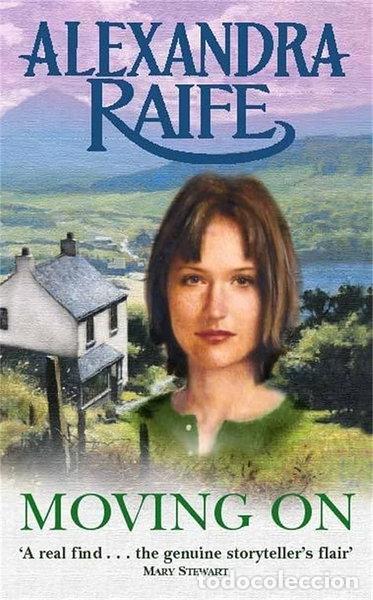 Libri di seconda mano: Moving On- 9780340792902