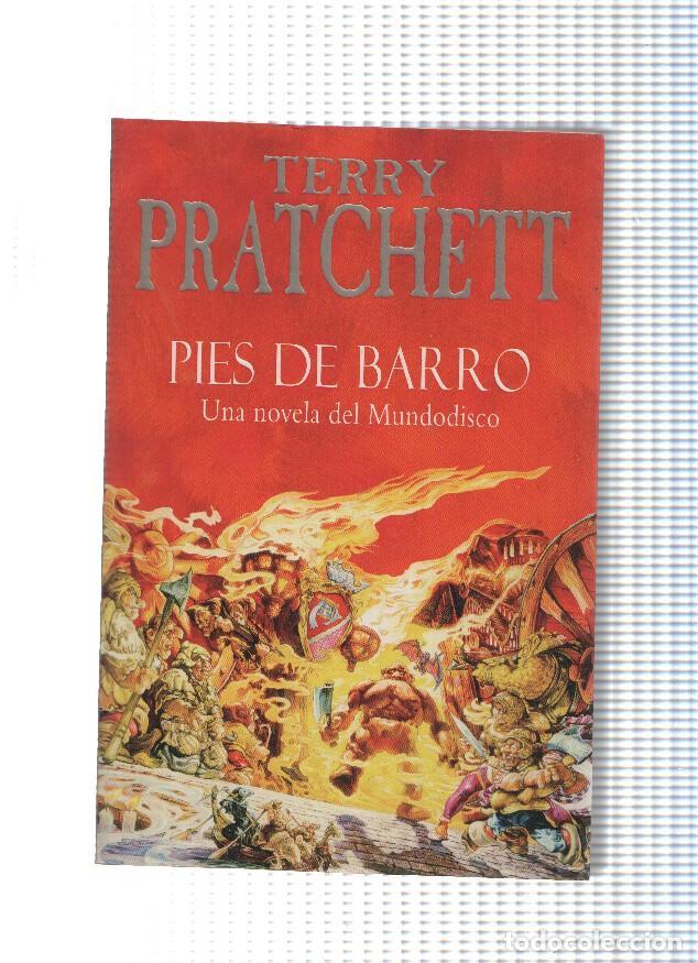 Libros: Pies de barro - Terry Pratchett - Foto 1