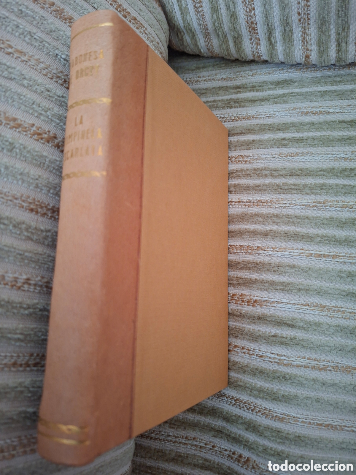 books: LA PINPINELA ESCARLATA