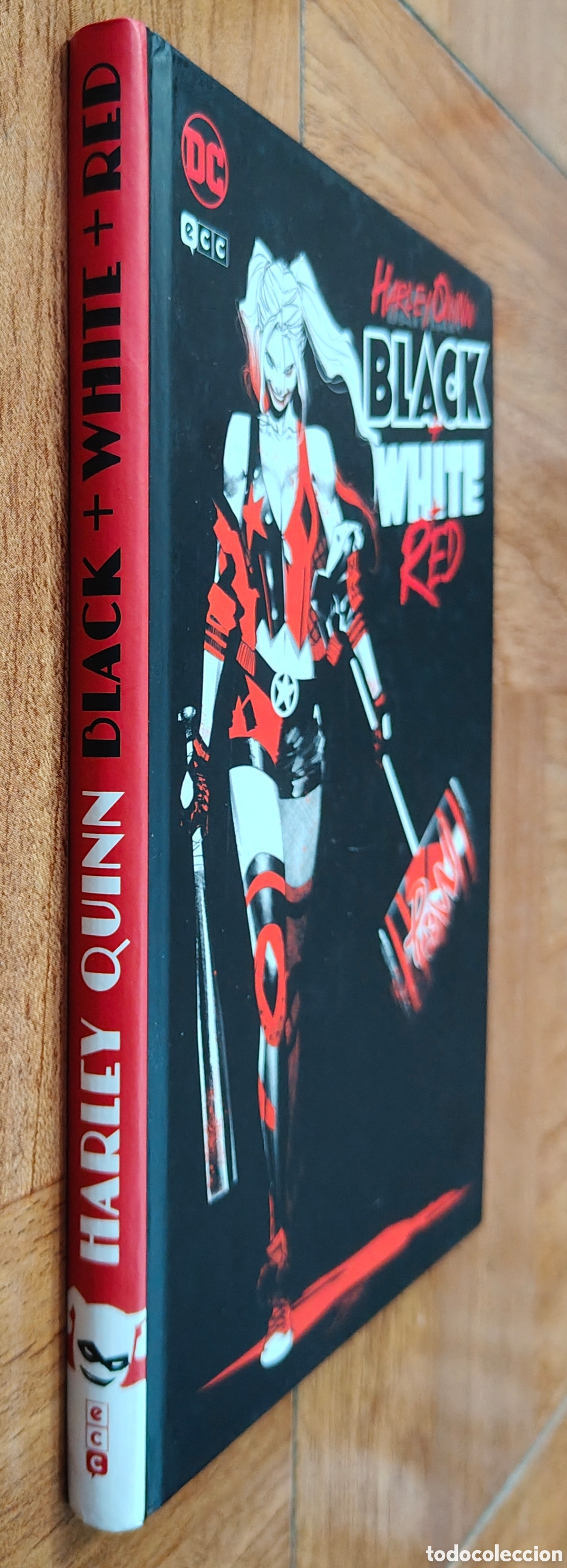 books: Harley Quinn: Black + White + Red - VV. AA.