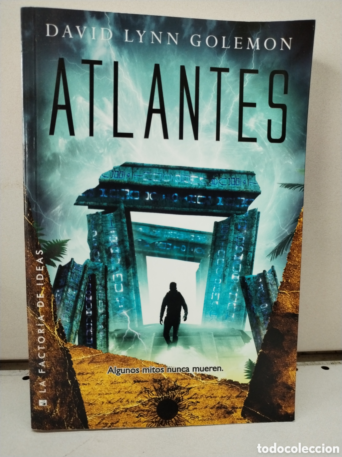 books: Atlantes - Golemon, David Lynn