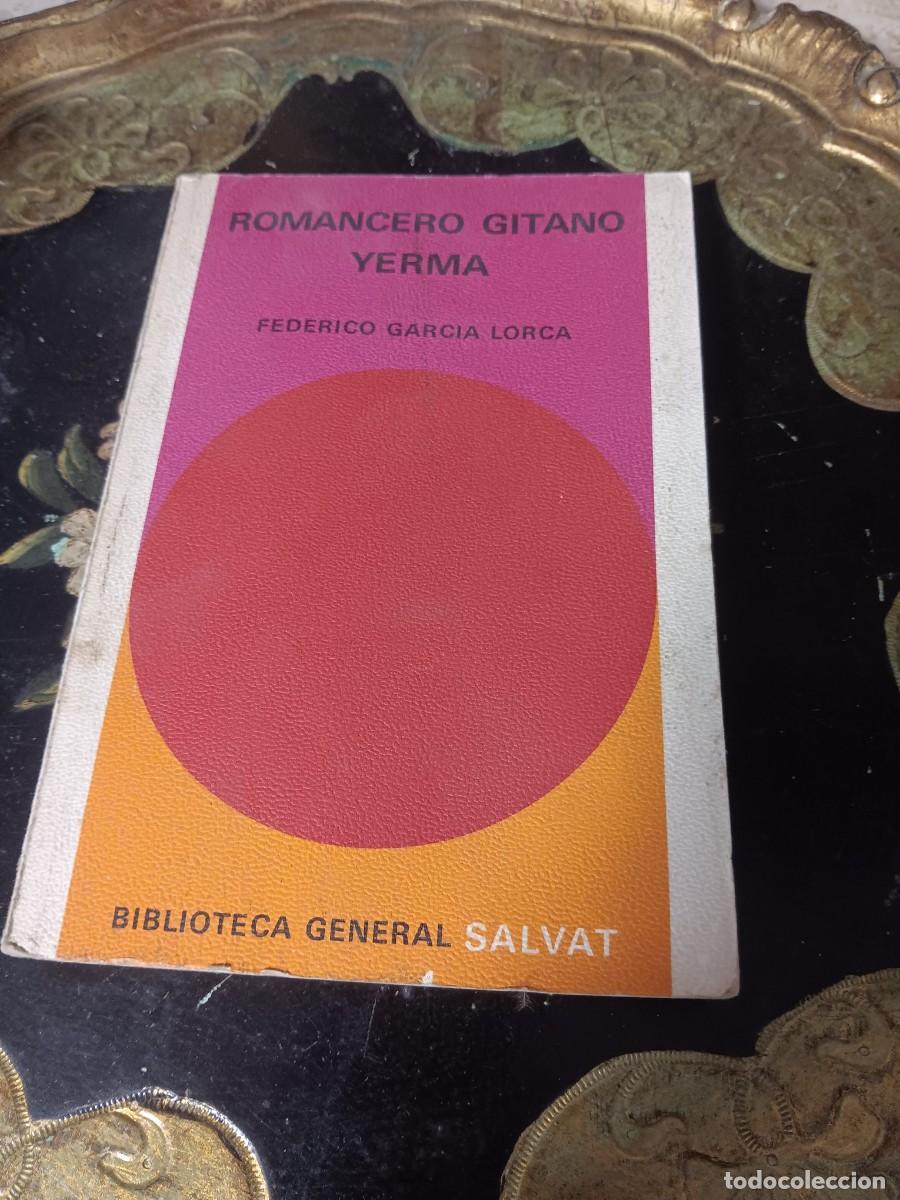 Libros: Romancero gitano&raquo; y &laquo;Yerma&raquo; del escritor espa&ntilde;ol Federico Garc&iacute;a Lorca, publicada dentro de la colec