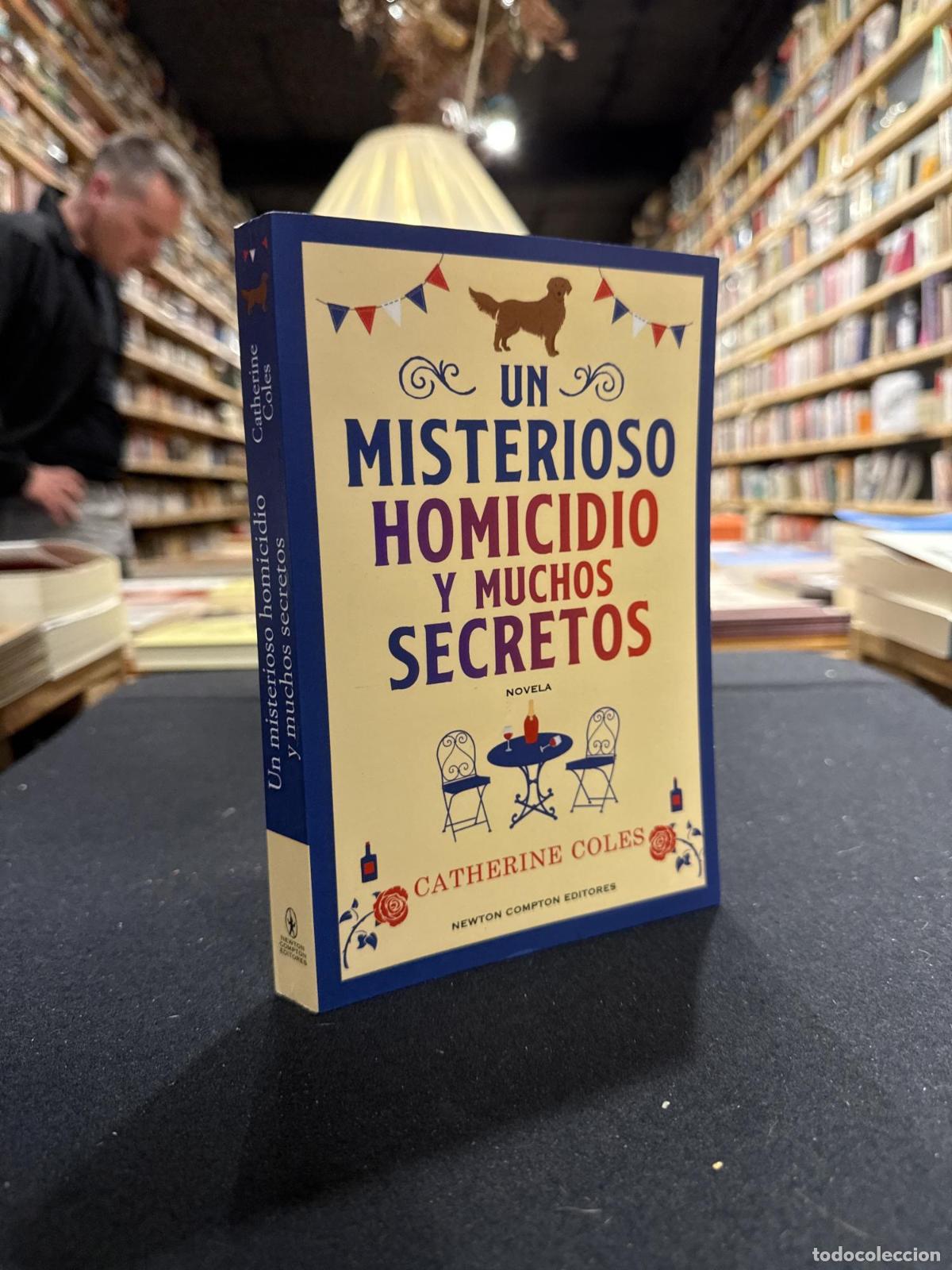 books: Un misterioso homicidio y muchos secretos - Catherine Coles