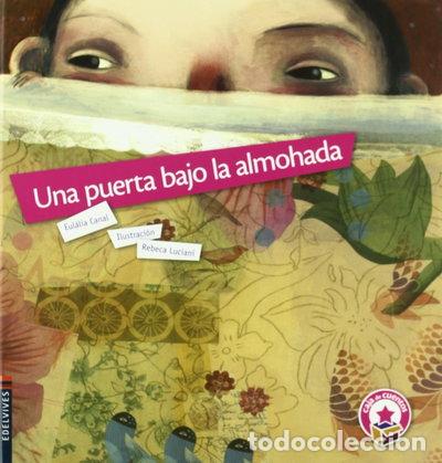 Libros: Una puerta bajo la almohada- 9788426380586