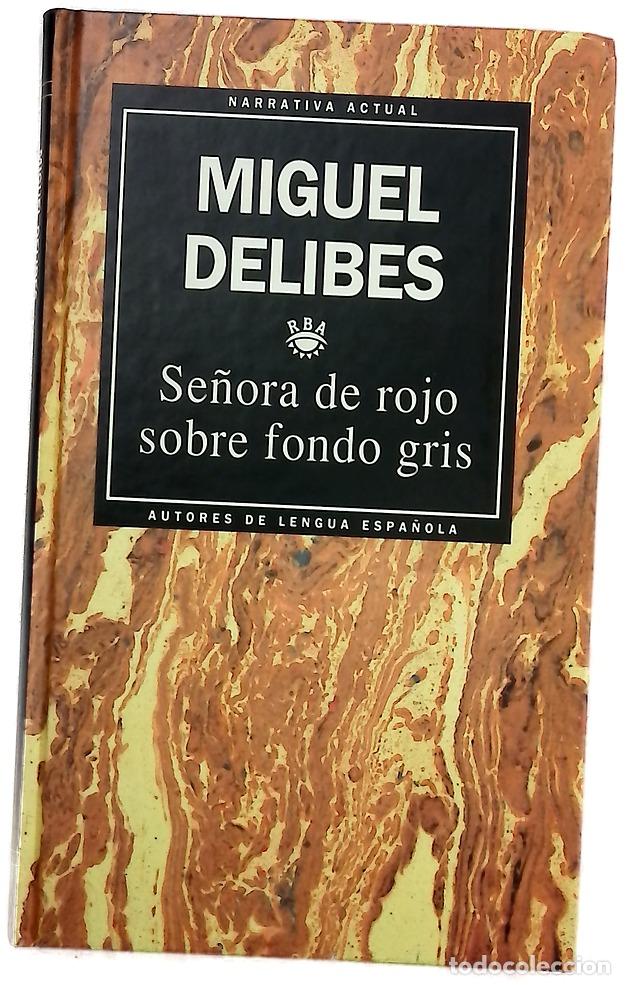 Libros: Se&ntilde;ora de rojo sobre fondo gris