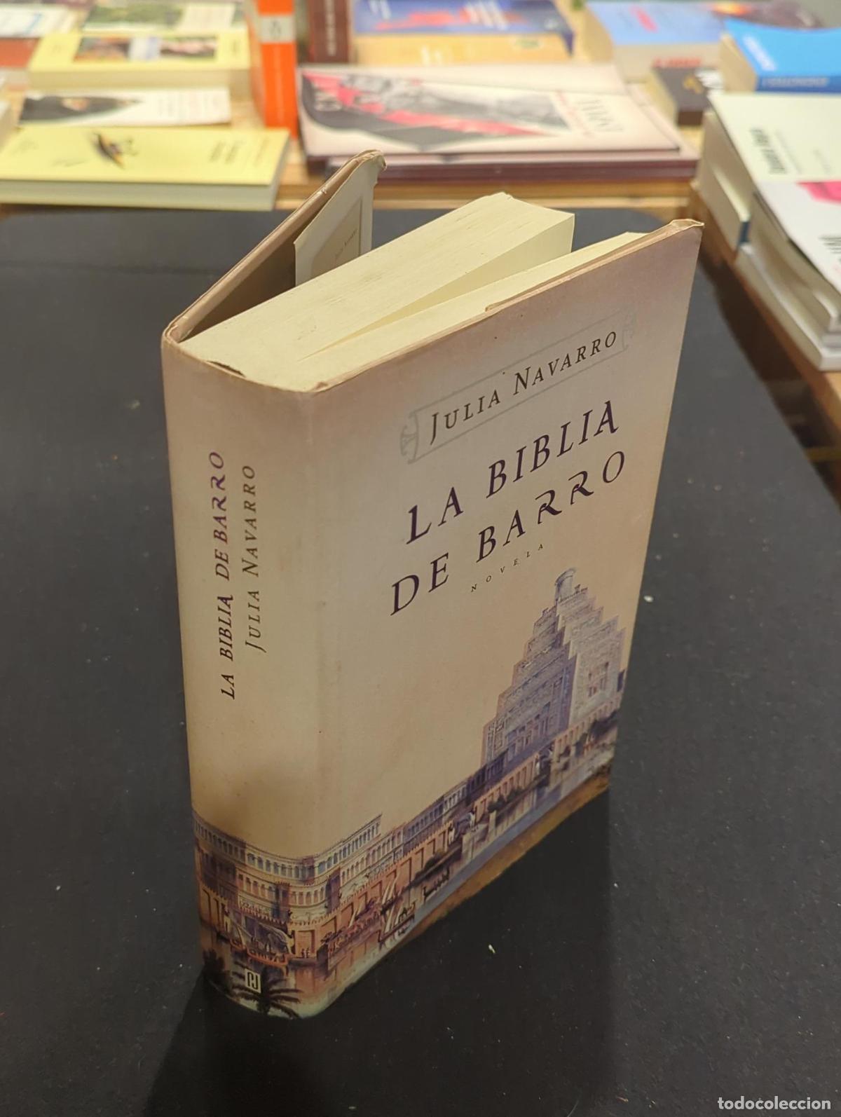 Libros: La Biblia de barro - Julia Navarro - Foto 3