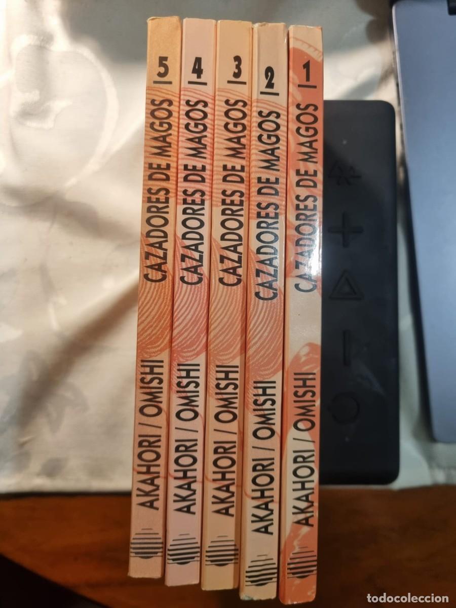 Libros: Satoru Akahori Ray Omishi Cazadores de Magos. 1, 2, 3, 4, y 5. Planeta DAgostini 1993 y 1998