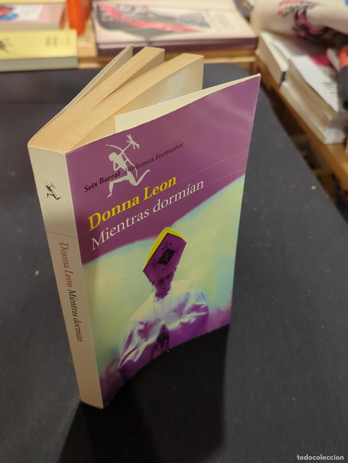 Libros: Mientras dorm&iacute;an - Donna Leon - Foto 3
