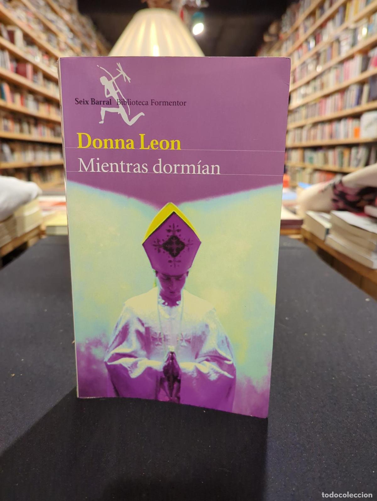 Libros: Mientras dorm&iacute;an - Donna Leon - Foto 2