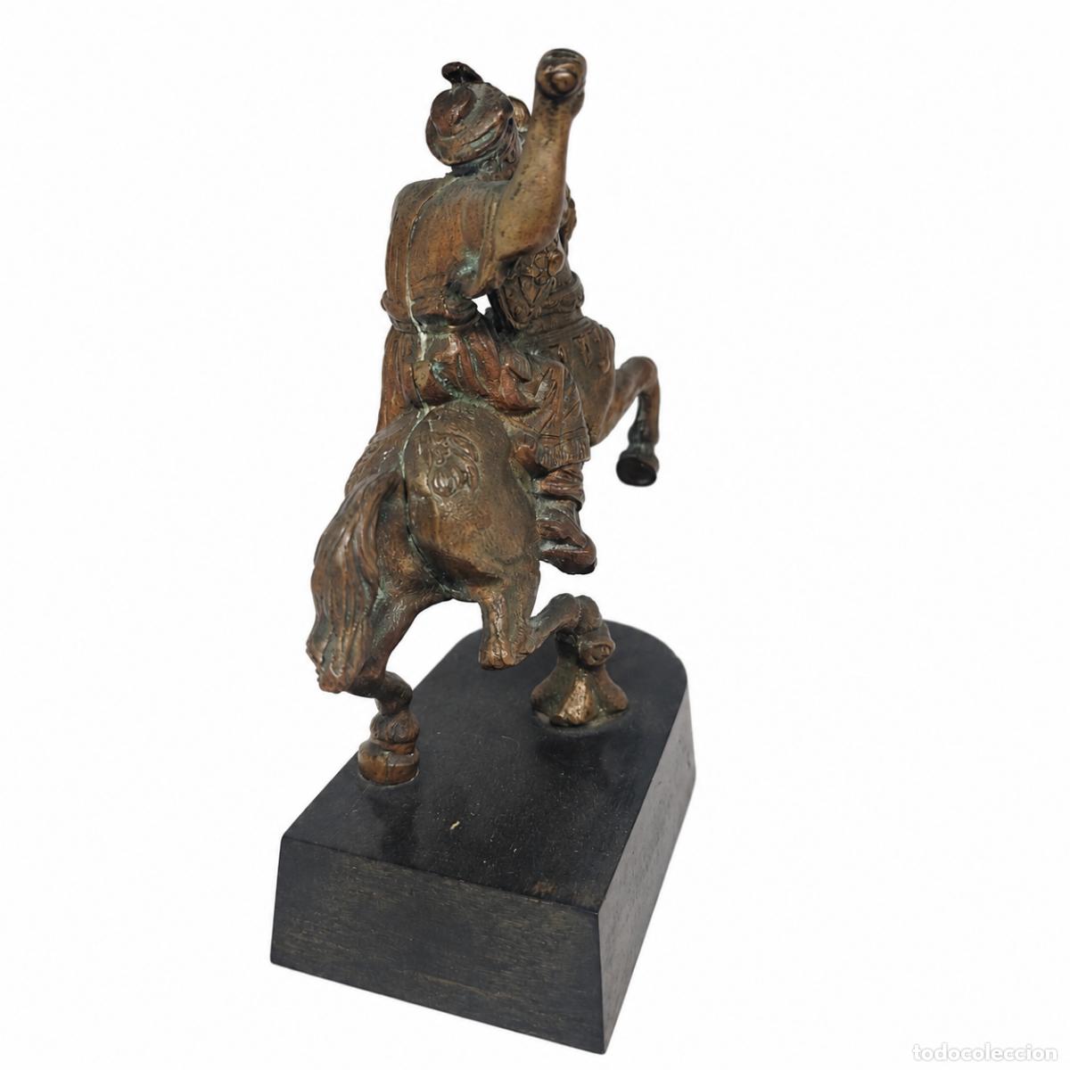 Libros: Pareja de guerreros a caballo, en bronce. - Foto 4