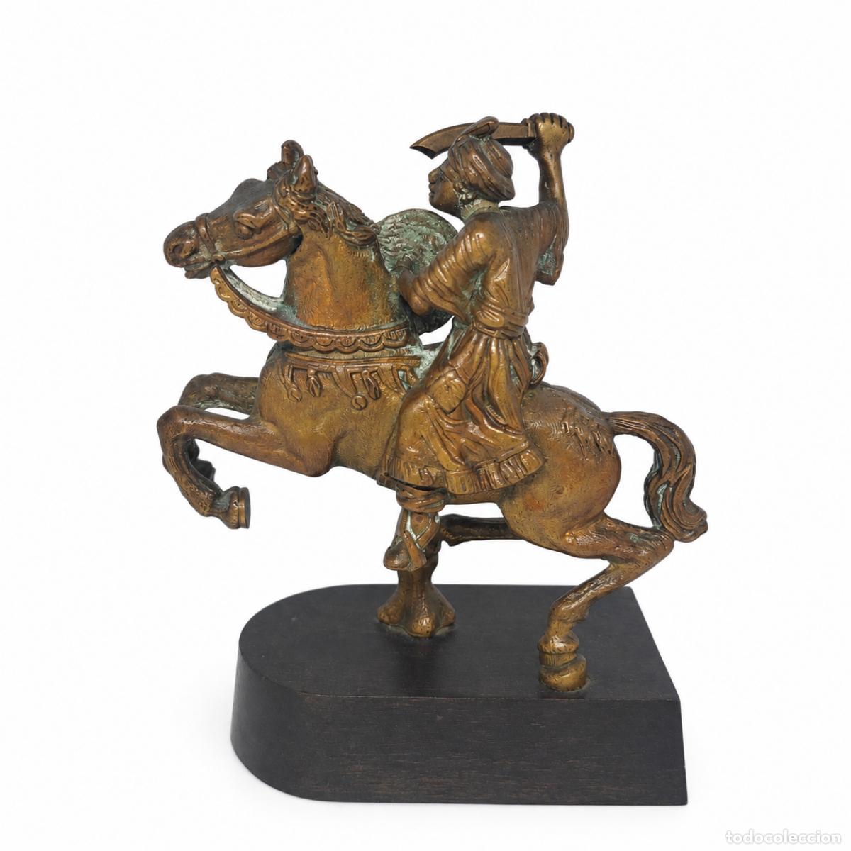 Libros: Pareja de guerreros a caballo, en bronce. - Foto 5