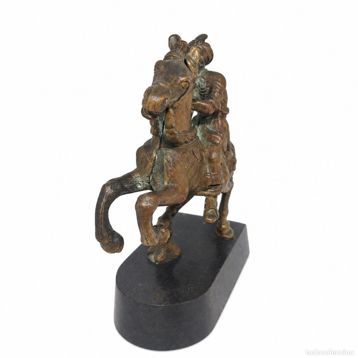 Libros: Pareja de guerreros a caballo, en bronce. - Foto 6