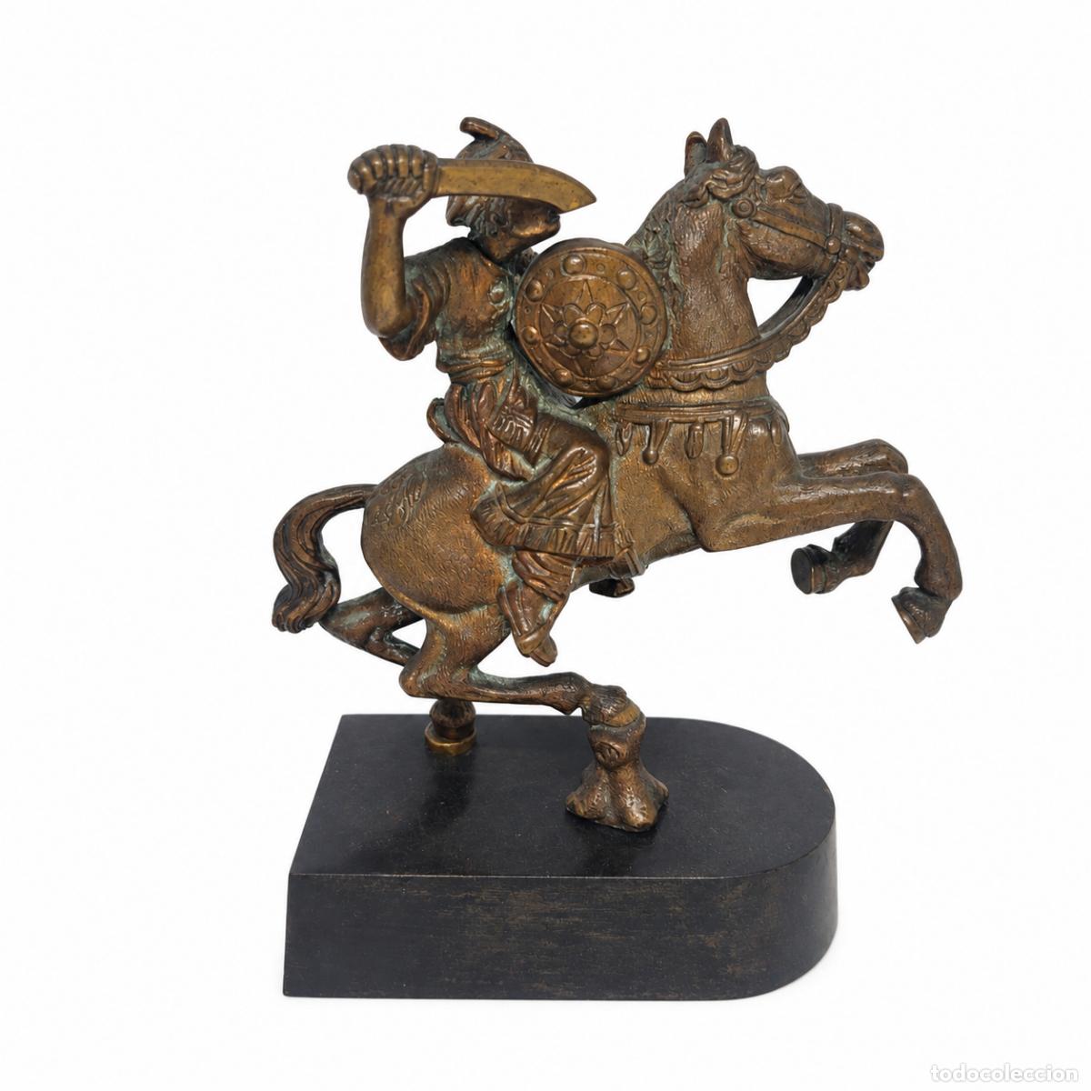 Libros: Pareja de guerreros a caballo, en bronce. - Foto 7
