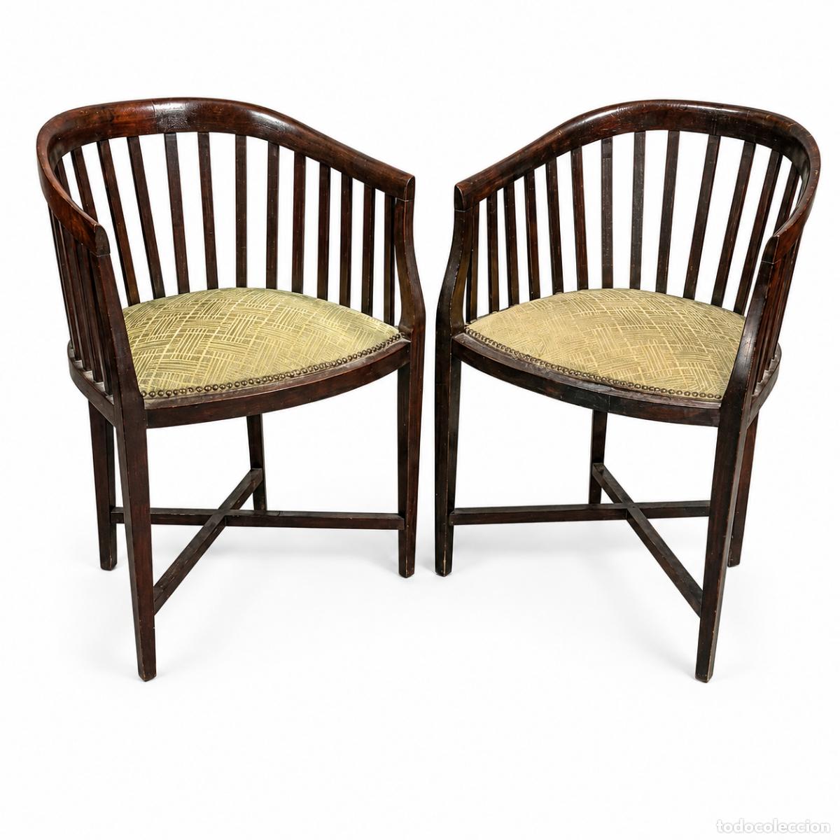 Livres: Par de sillas de capit&aacute;n/con respaldo curvo en nogal � Arts & Crafts, Reino Unido, c. 1900�1910