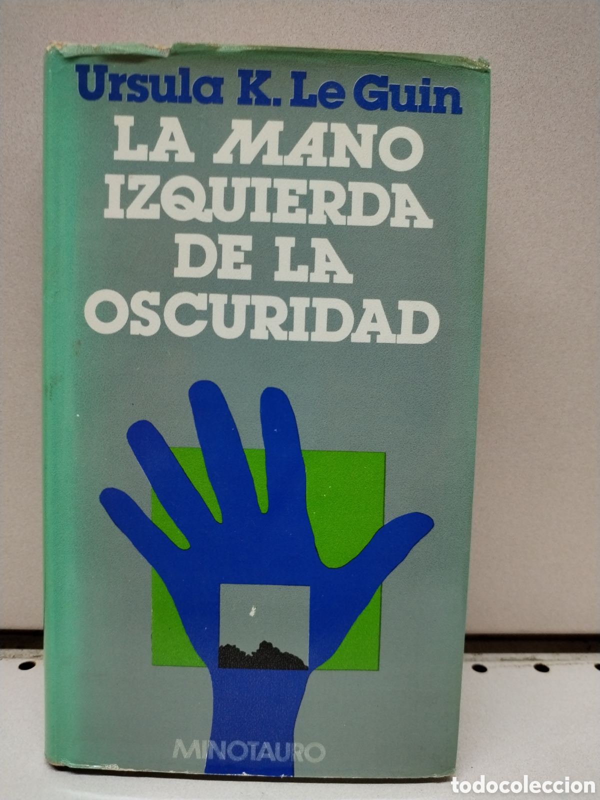 books: La mano izquierda de la oscuridad - Ursula K. Le Guin