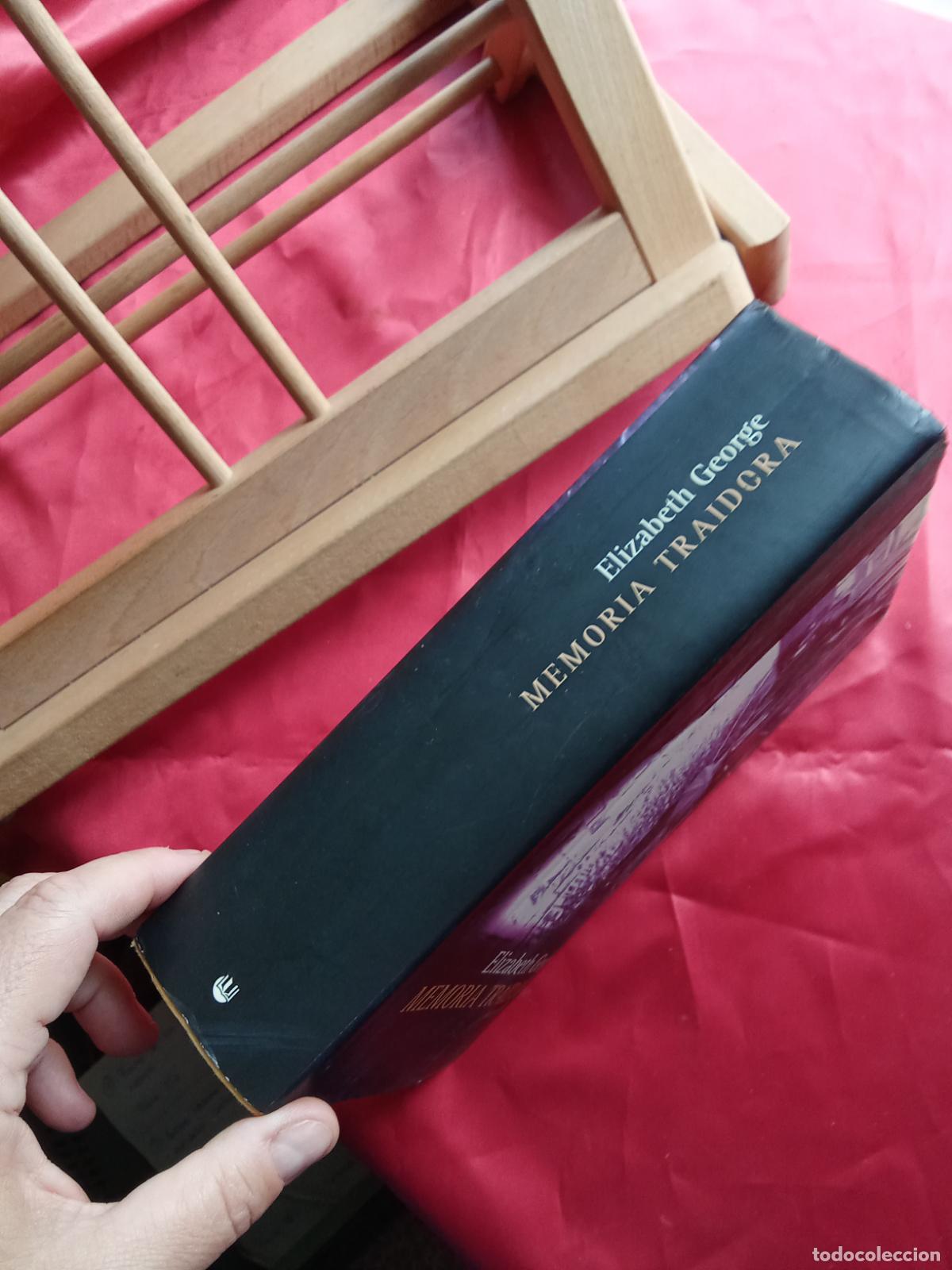 Libros: Memoria traidora. Elizabeth George L.28105-1077 - Foto 2