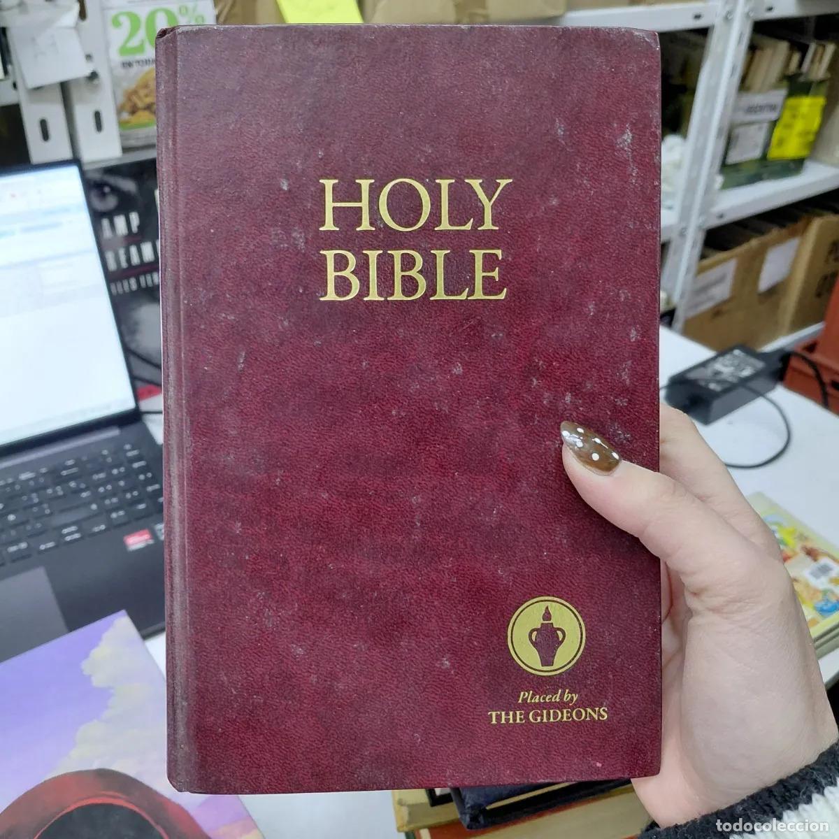 B&uuml;cher: Holy bible - VVAA