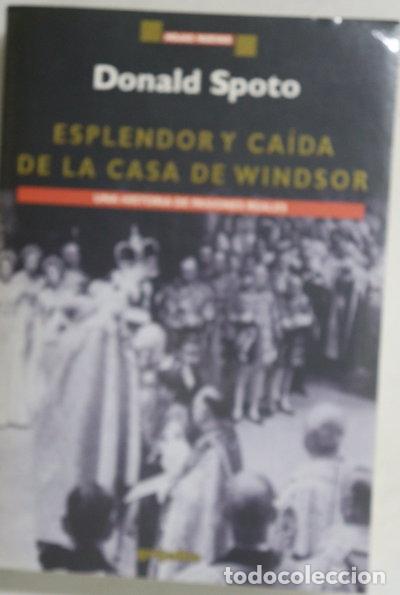 Livros em segunda m&atilde;o: Esplendor y ca&iacute;da de la casa de Windsor- 9788425330926