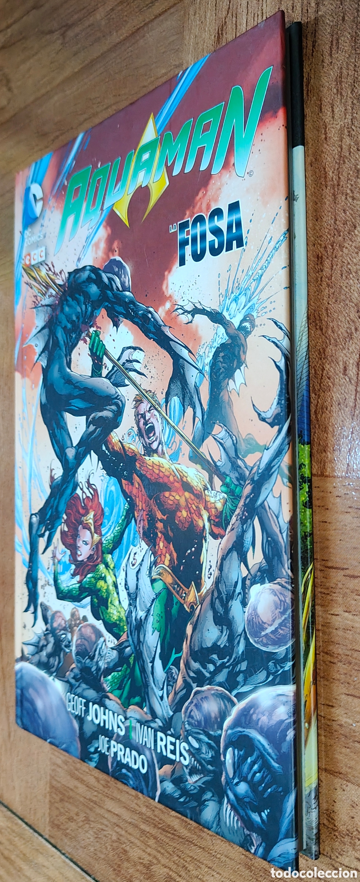 Libros: Aquaman: La Fosa � ECC - Geoff Johns / Ivan Reis - Foto 2