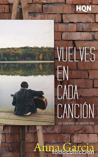 Libri di seconda mano: Vuelves en cada canci&oacute;n- 9788468797861
