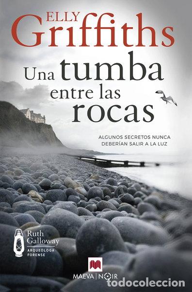 Libros: Una tumba entre las rocas- 9788419110121