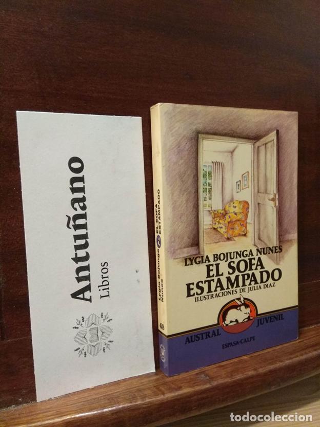 books: El sof&aacute; estampado