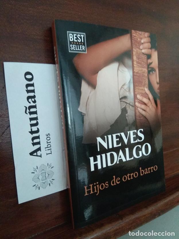 Livres: Hijos de otro barro