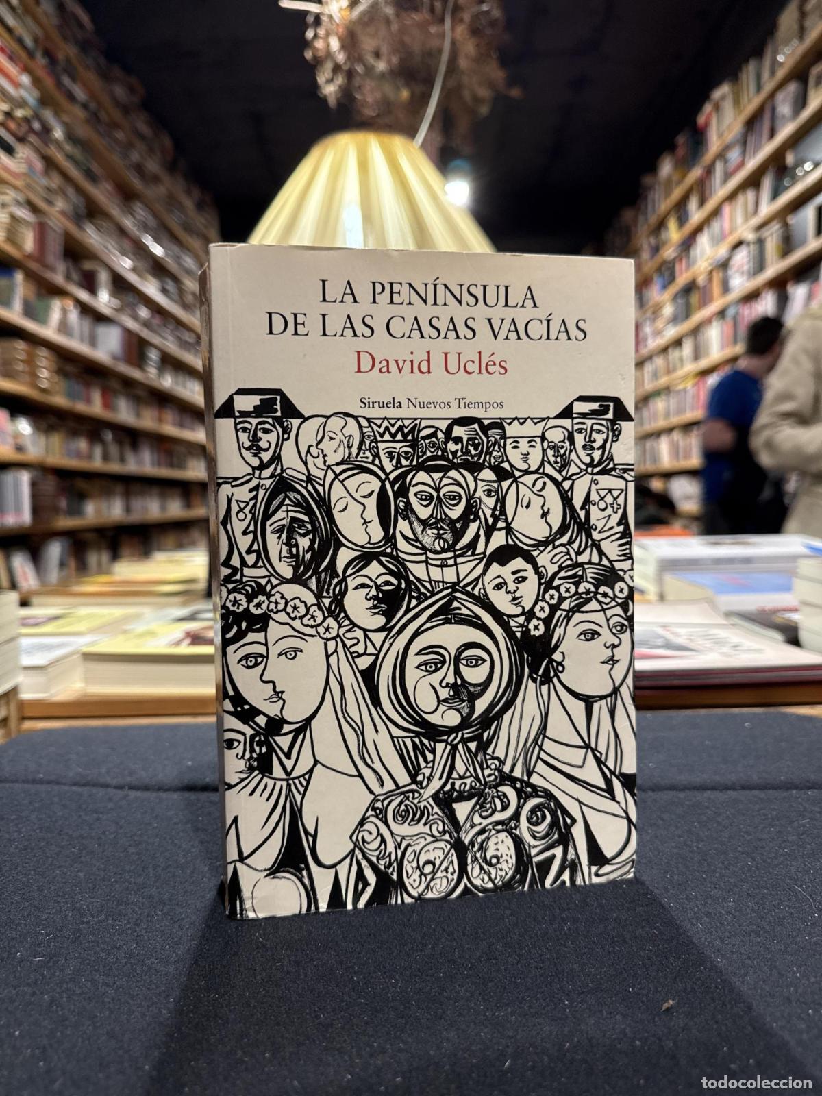 Libros: La pen&iacute;nsula de las casas vac&iacute;as - David Ucl&eacute;s - Foto 3