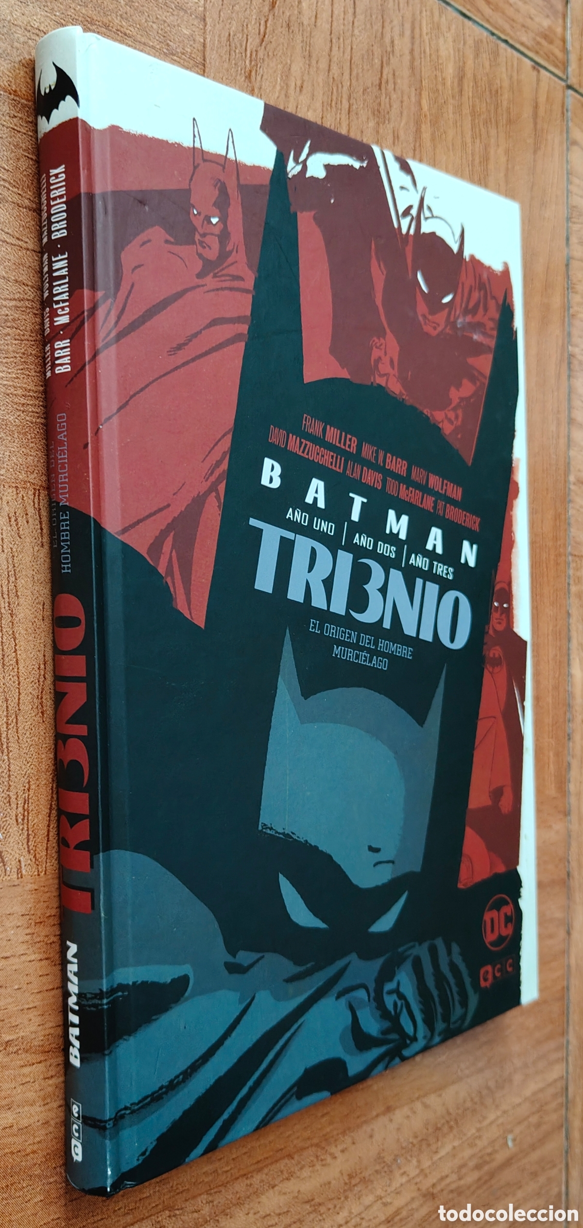 Livros em segunda m&atilde;o: Batman: Trienio � A&ntilde;o Uno / A&ntilde;o Dos / A&ntilde;o Tres � ECC - Frank Miller / Varios