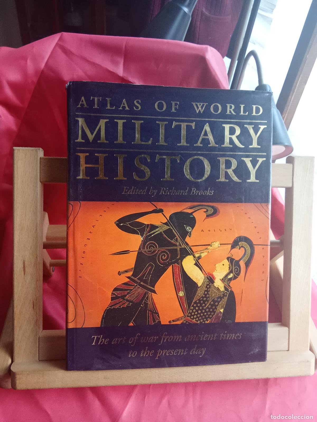 Livros em segunda m&atilde;o: Atlas of world Military History. Richard Brooks Q.1111 ingl&eacute;s