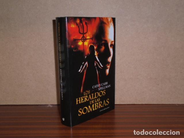 Libros: LOS HERALDOS DE LAS SOMBRAS - Cash Spellman, Cathy - Foto 1