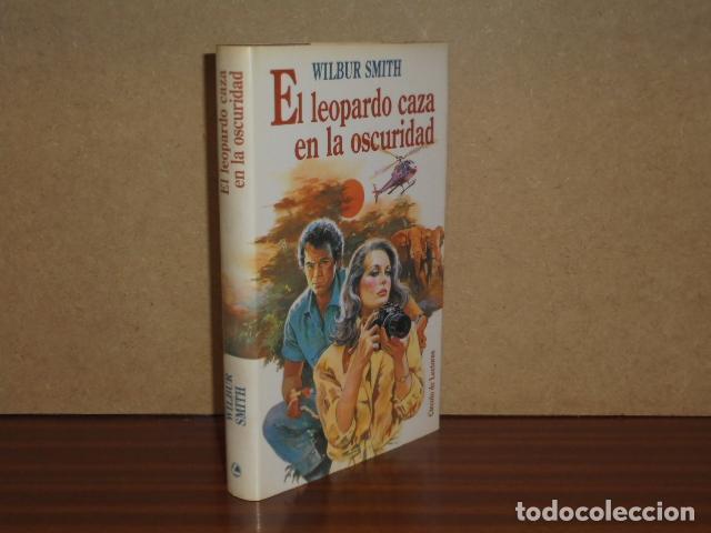 Livros em segunda m&atilde;o: EL LEOPARDO CAZA EN LA OSCURIDAD - Smith, Wilbur