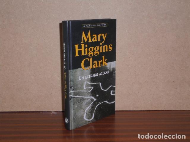 Libros: UN EXTRA&Ntilde;O ACECHA - Higgins Clark, Mary - Foto 1