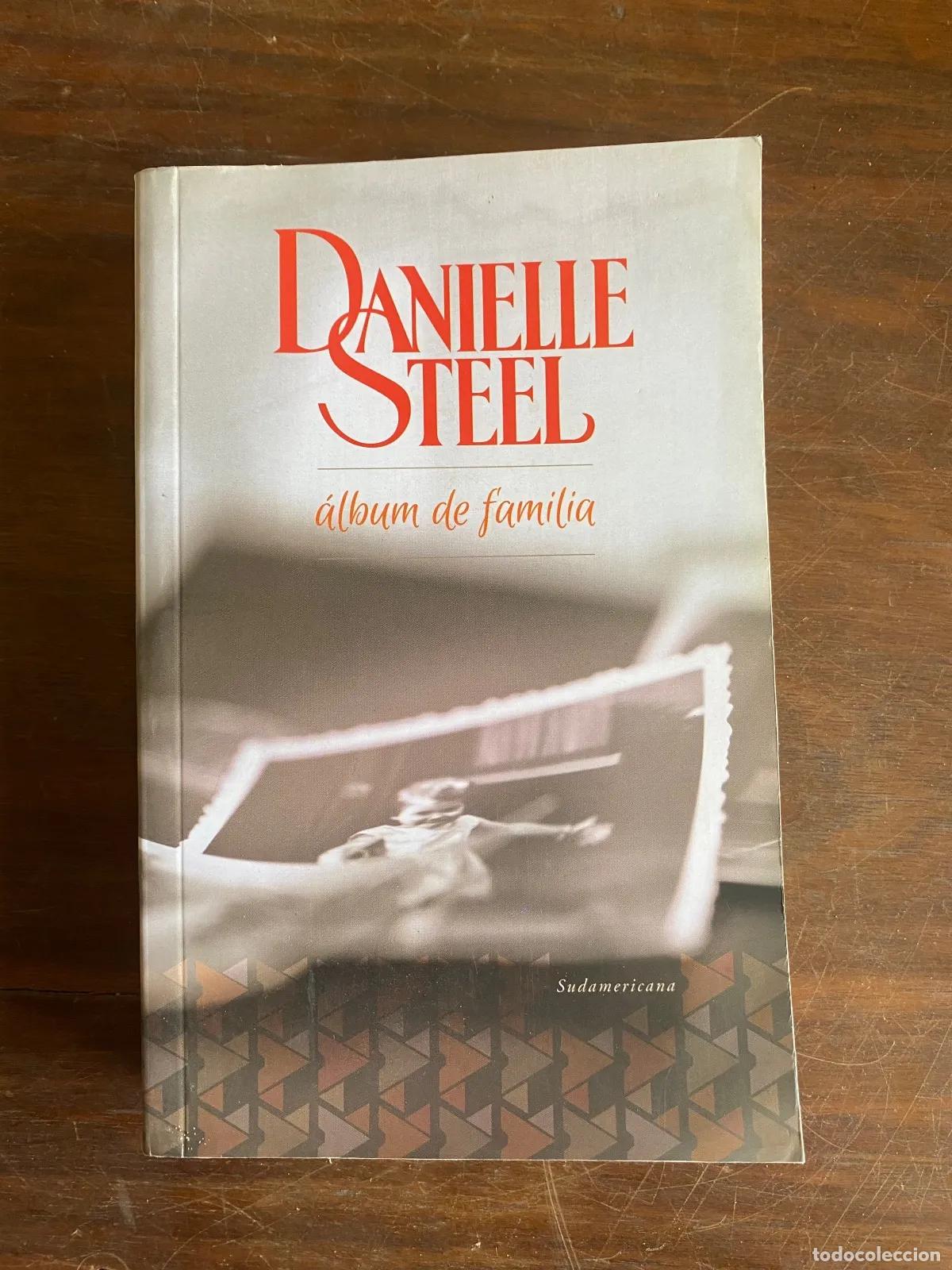 Libri di seconda mano: Danielle Steel - album de familia