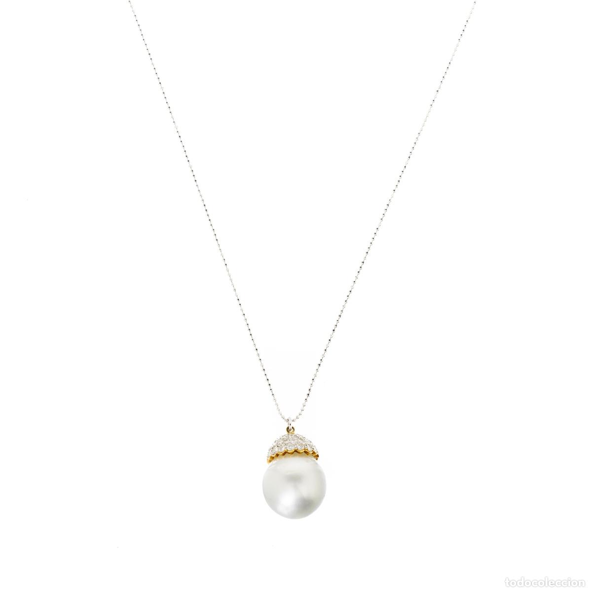 Libri di seconda mano: Joyas - Collar con colgante en oro de 18 quilates, perla y diamantes.