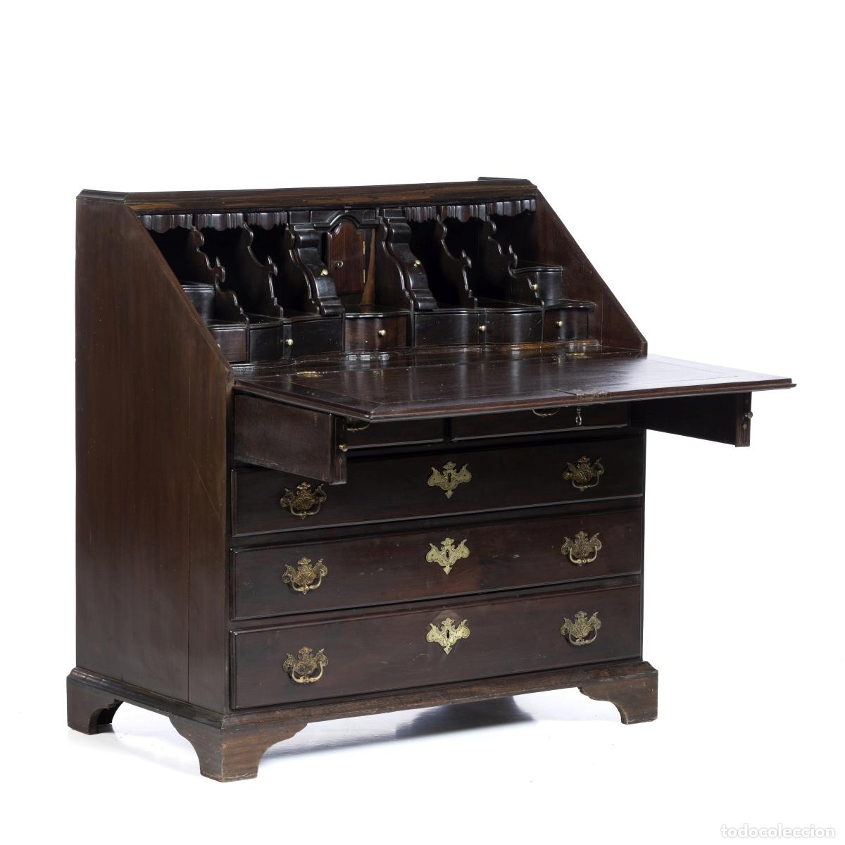 books: Muebles - Escritorio de Dona Mar&iacute;a - Siglo XIX