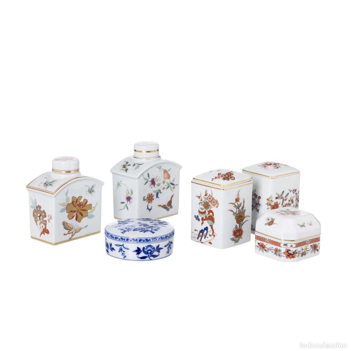 Libros: Porcelana - Dos botellas de t&eacute; y cuatro cajas - Vista Alegre