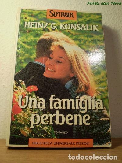 books: Una famiglia perbene- 9788817114257