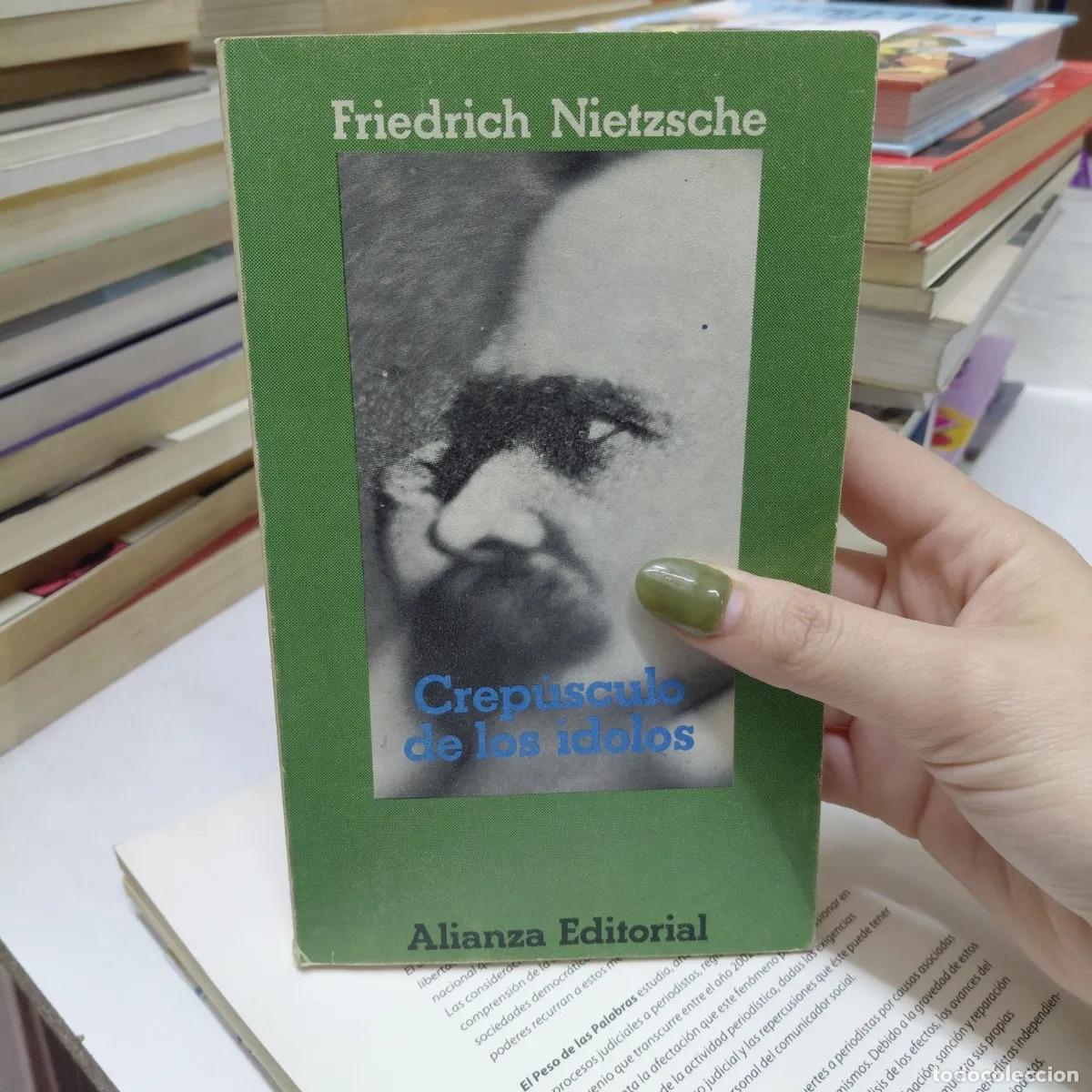 books: Crepusculo de los idolos (det.) - Nietzsche