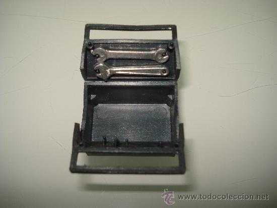 Madelman: Caja de Herramientas con dos Llaves de MADELMAN Original . - Foto 2