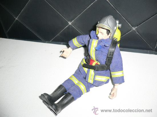 Madelman: MADELMAN BOMBERO CON ACCESORIOS - Foto 1