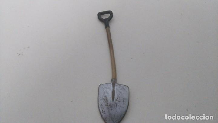 Madelman: antiguo accesorio madelman original al 100%  pala - Foto 2