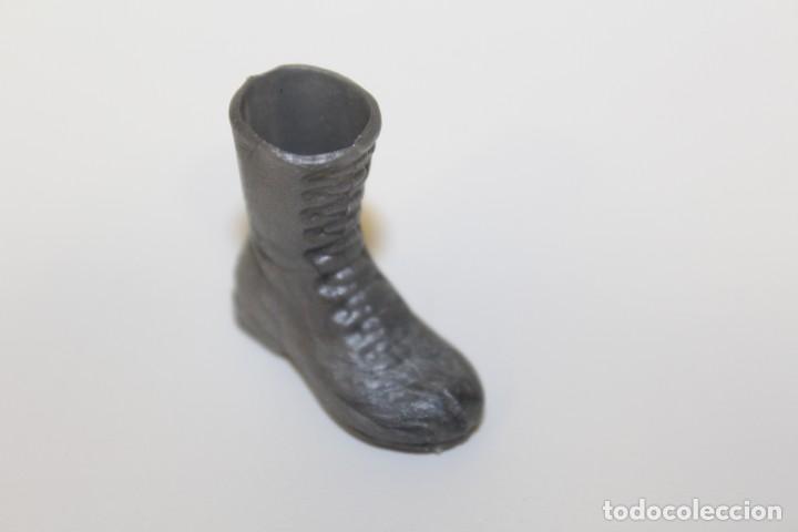 Madelman: MADELMAN BOTA PLATEADA ASTRONAUTA PIE DERECHO - Foto 1