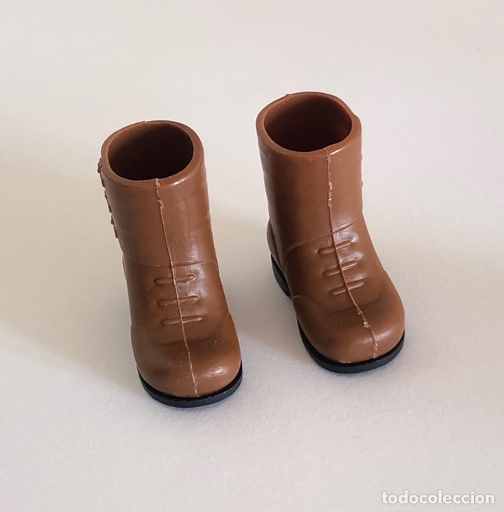 Madelman: MADELMAN. BOTAS 2&ordf; GENERACI&Oacute;N COLOR MARR&Oacute;N CLARO. REINYECTADAS MOLDE ORIGINAL