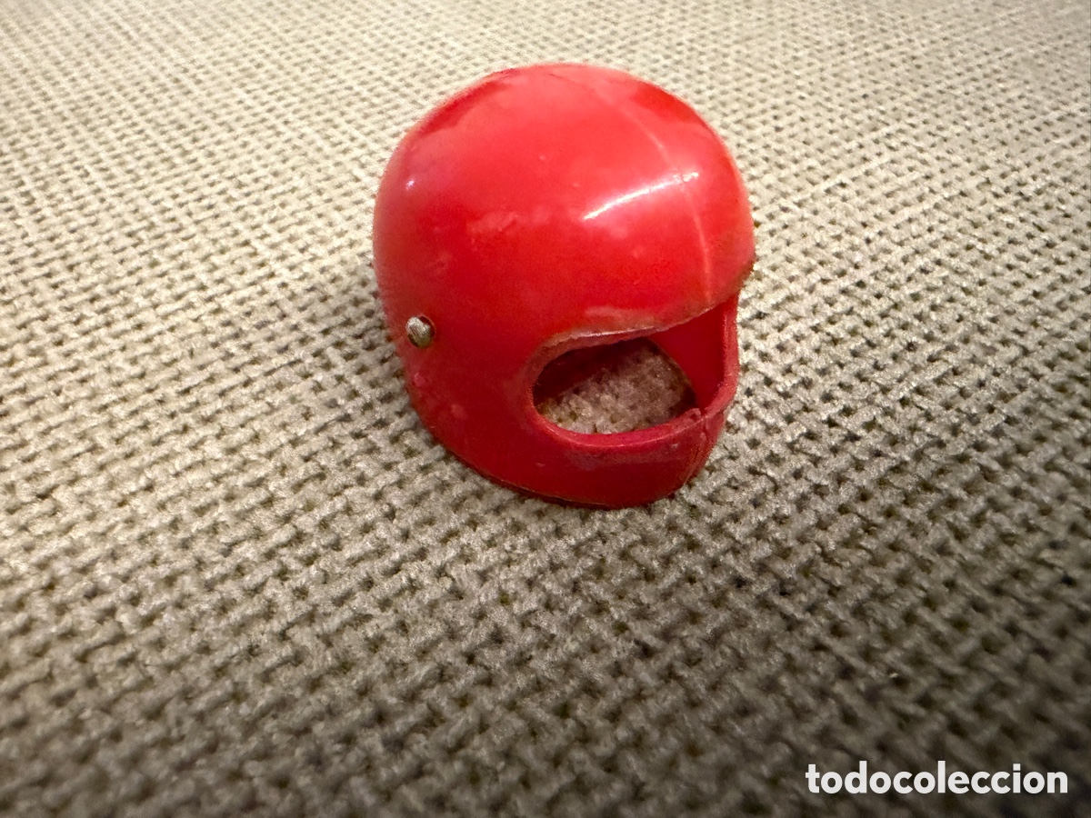 Madelman: Casco de moto ROJO MADELMAN INCOMPLETO - Foto 1