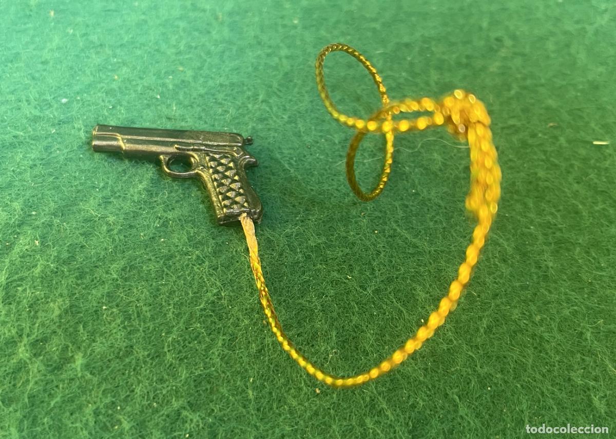 Madelman: MADELMAN ORIGINAL 1&ordf; - PISTOLA CON FIADOR POLIC&Iacute;A MONTADA CANAD&Aacute; - MUY BUEN ESTADO