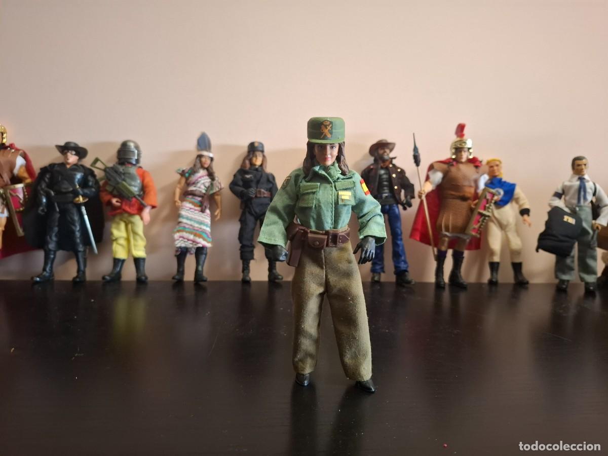 Madelman: Figura tipo Madelman MDE mujer guardia civil policia benemerita madelwoman &uacute;nica